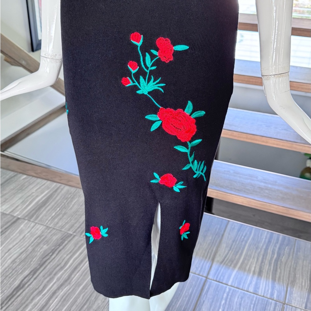 NWOT 🖤❤️ Black Sweater Knit Midi Dress with Floral Accents - Picture 6 of 17